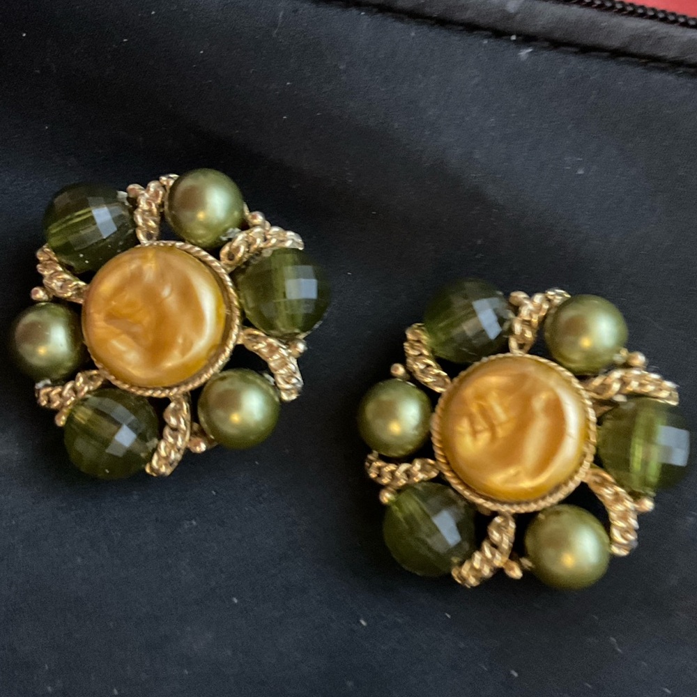 Vintage Green and Yellow Gold Clip-on Earrings